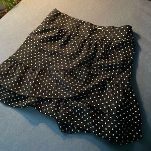 NWOT Sezane ruffle black and ecru polkadot, mini skirt SO FEMME & FLIRTY 37 💋